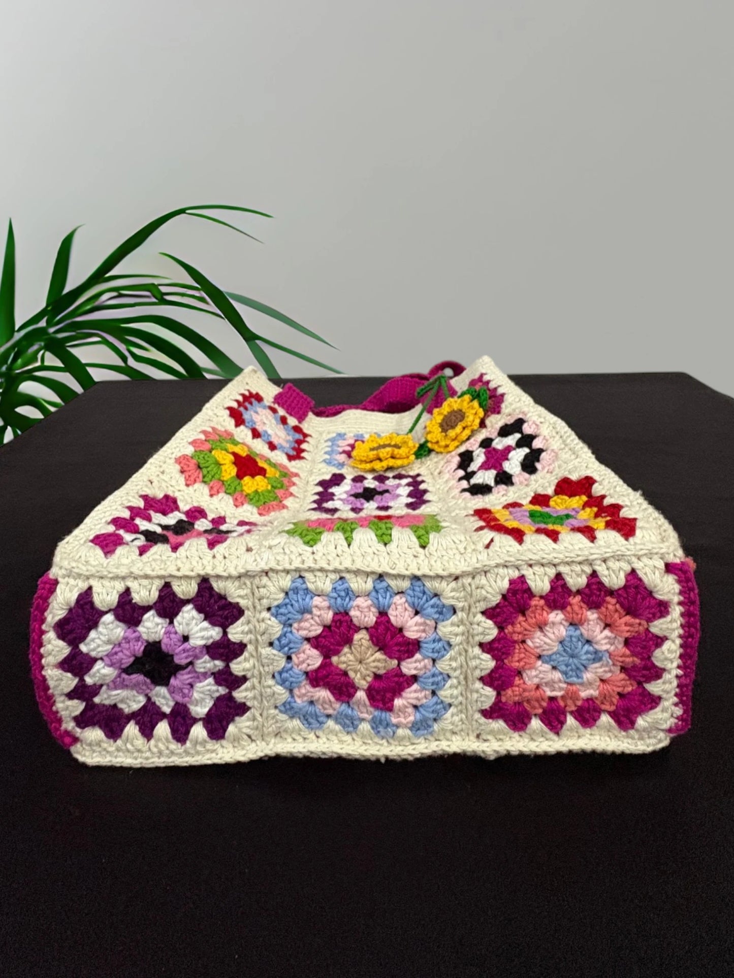 Multicolor Granny Square Tote RC0250