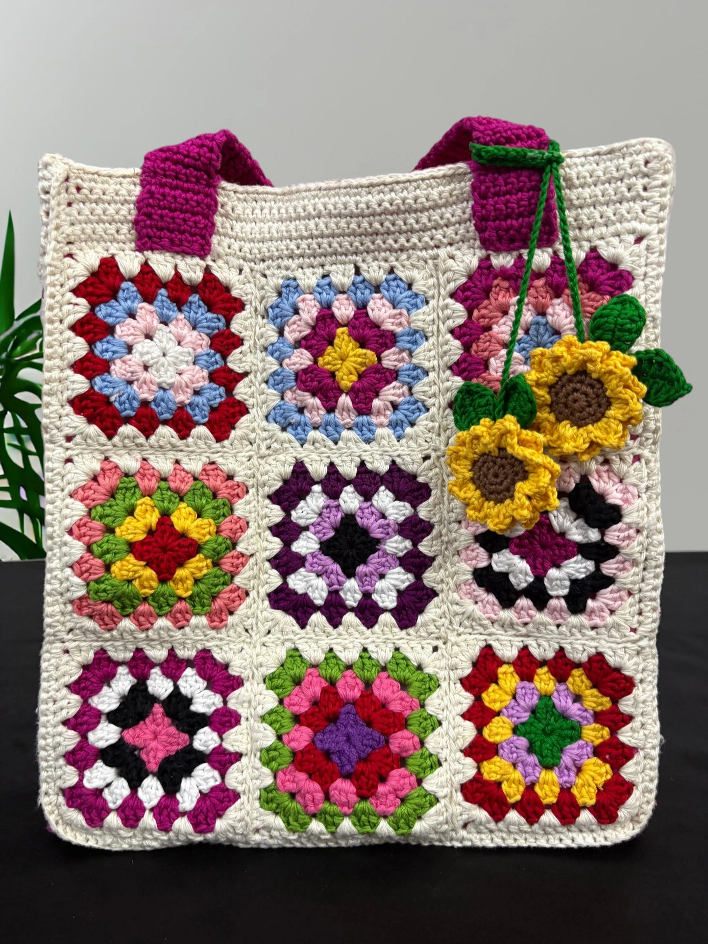 Multicolor Granny Square Tote RC0250