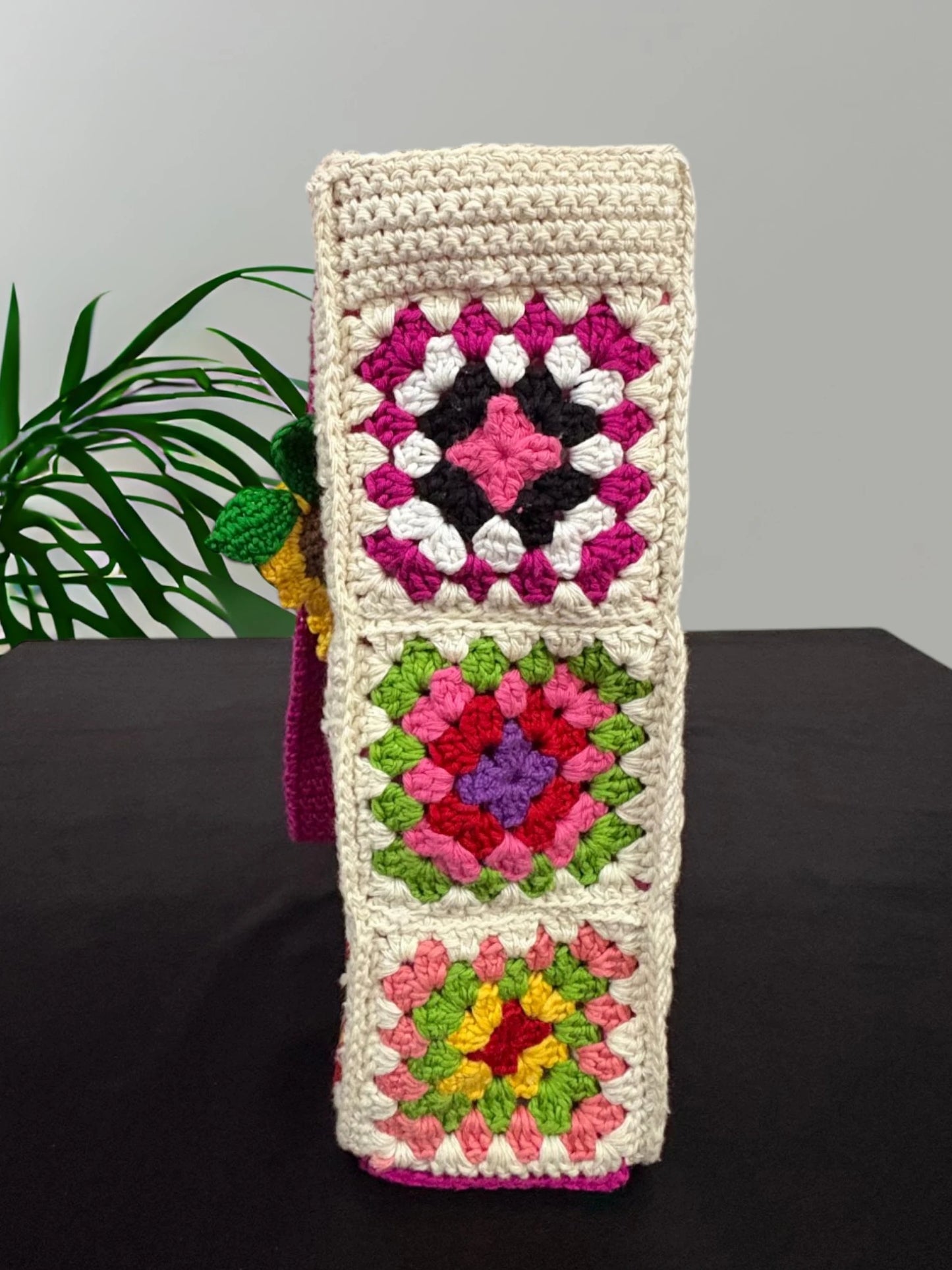 Multicolor Granny Square Tote RC0250