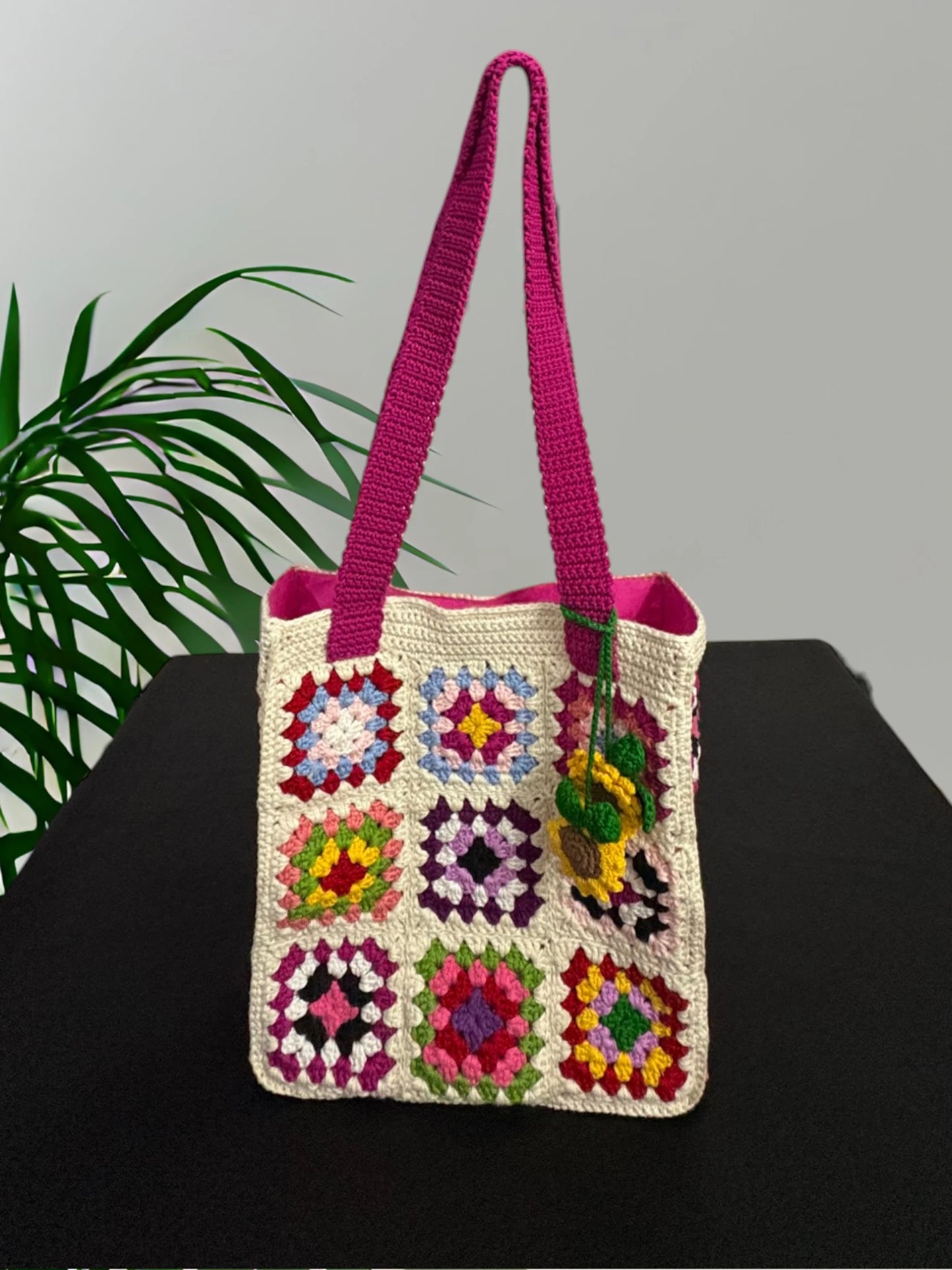Multicolor Granny Square Tote RC0250